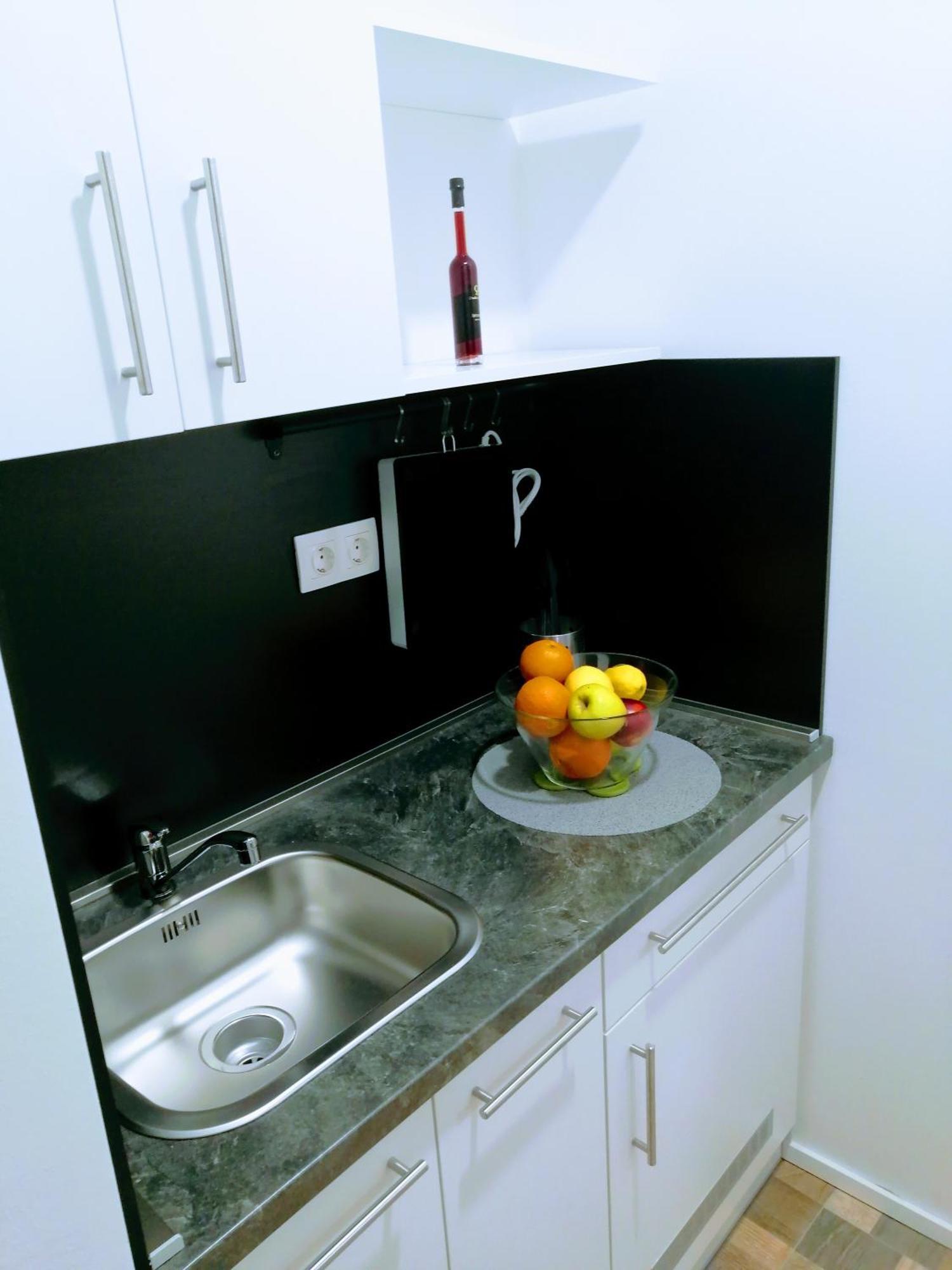 Pula Center - Studio Apartments Luaran gambar