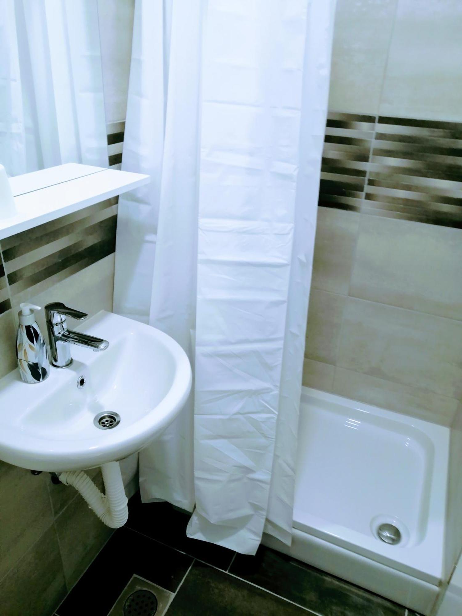 Pula Center - Studio Apartments Luaran gambar