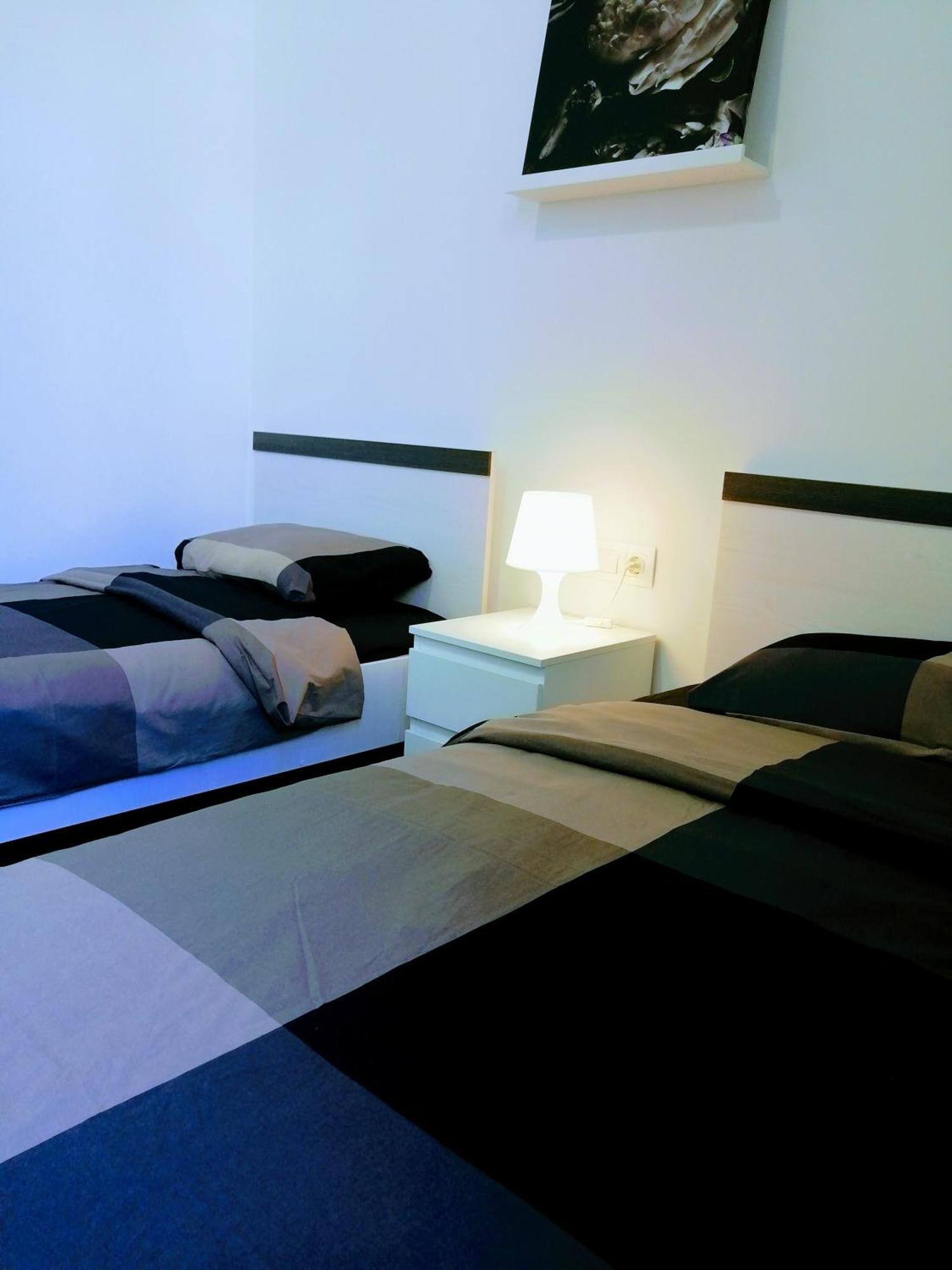 Pula Center - Studio Apartments Luaran gambar
